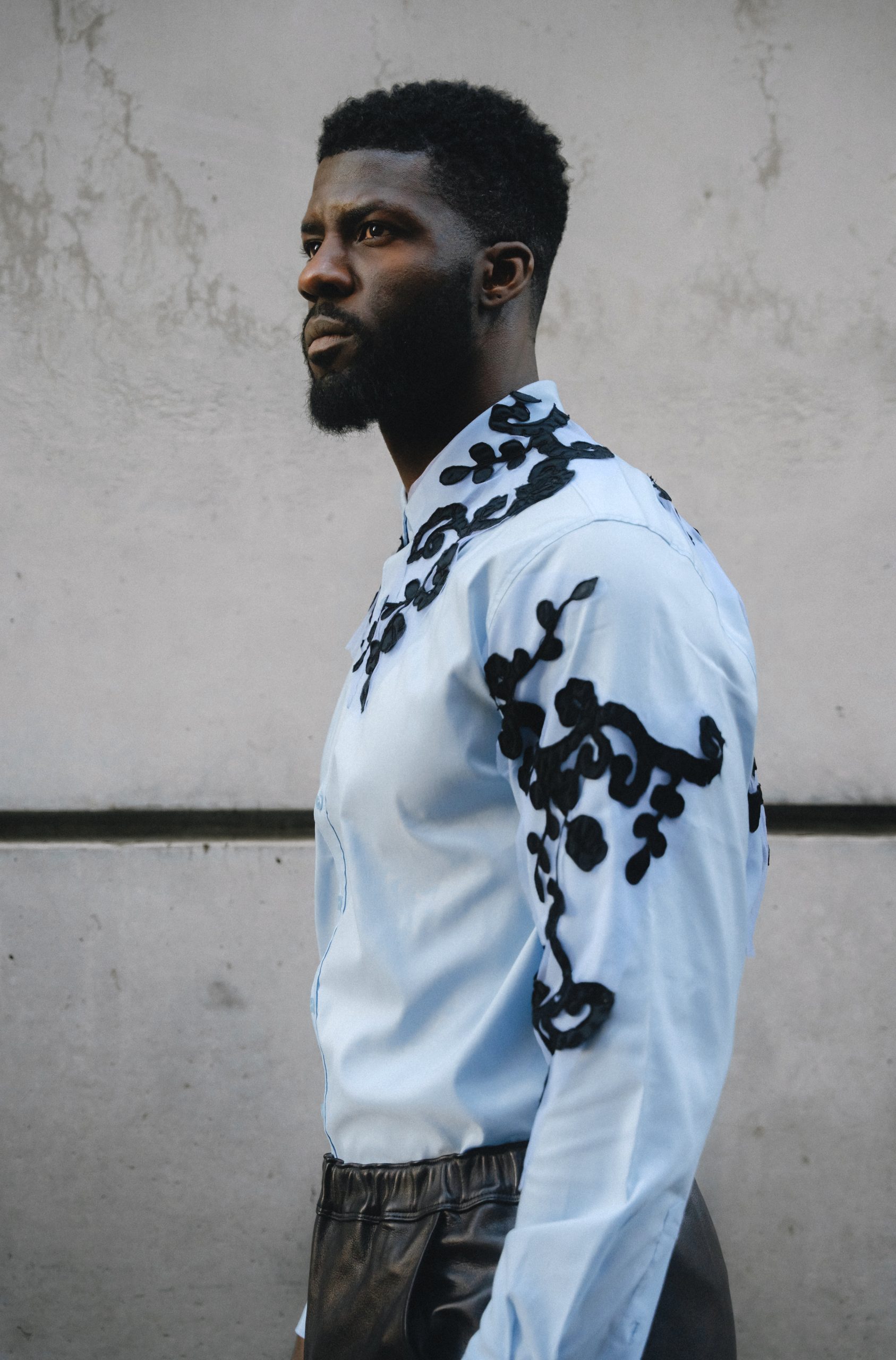 EMBROIDERED COTTON LIGHT BLUE SHIRT