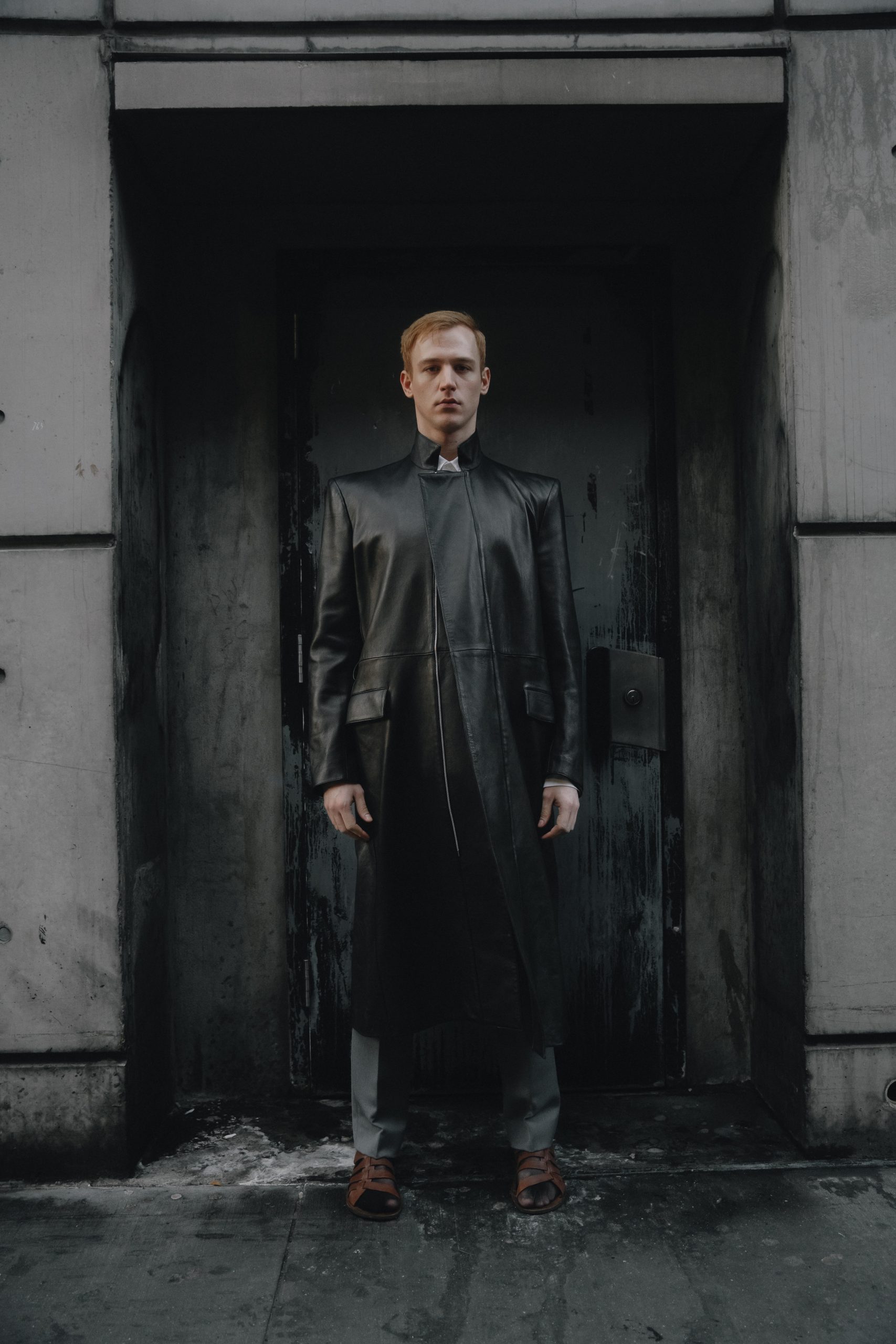 BLACK LEATHER TRENCH COAT (SIGNATURE COLLECTION)